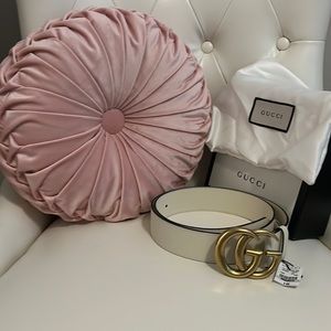 NWT…1.5 width Gucci White belt with gold buckle